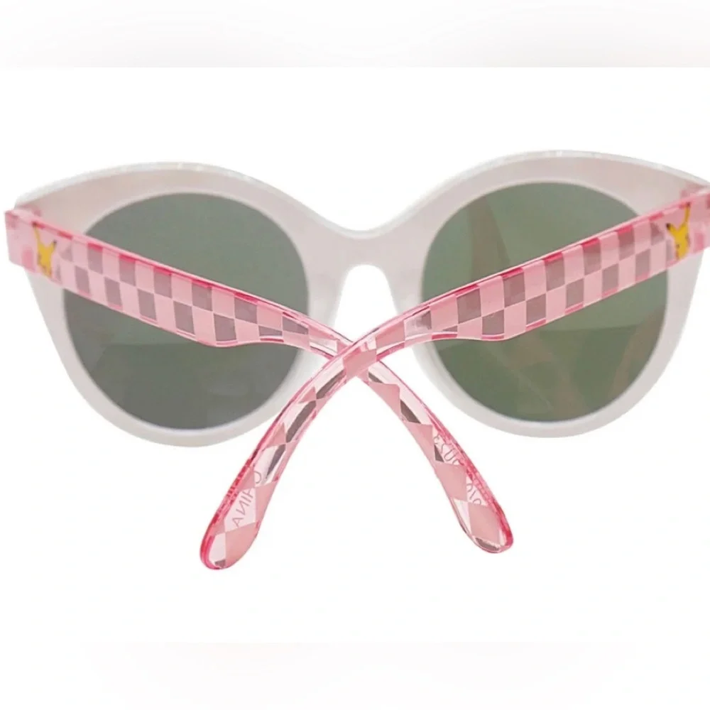 Pokémon Pikachu girl’s cateye style sunglasses white.pink plaid